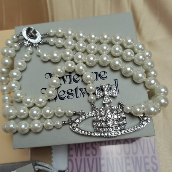 Vivienne Westwood Three Row Pearl Bas Relief Choker - Picture 12 of 14